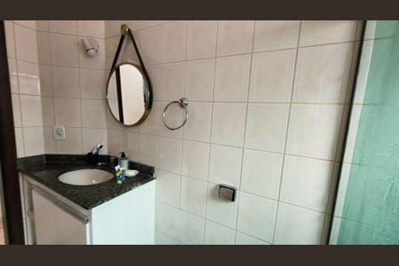 Casa à venda com 200m², 3 quartos e 2 vagasBanheiro