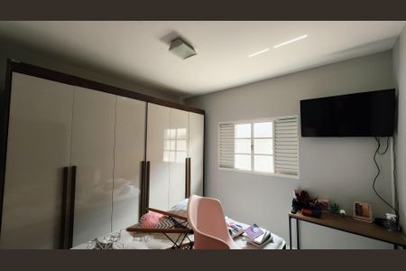 Casa à venda com 200m², 3 quartos e 2 vagasQuarto 2