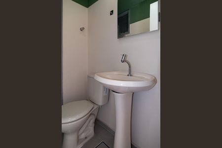 Apartamento para alugar com 32m², 1 quarto e sem vaga Apartamento para alugar com 32m², 1 quarto e sem vagaBanheiro da Suíte