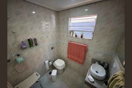 Casa de condomínio à venda com 150m², 4 quartos e 3 vagasBanheiro