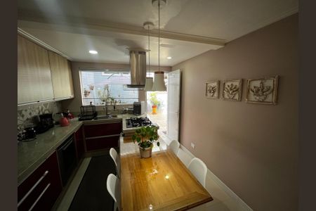 Casa de condomínio à venda com 150m², 4 quartos e 3 vagasCozinha