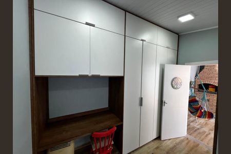 Casa de condomínio à venda com 150m², 4 quartos e 3 vagasÁrea de Serviço