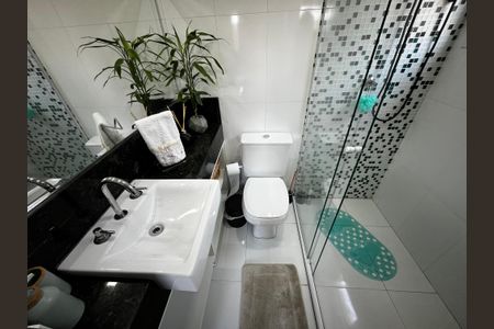 Casa de condomínio à venda com 150m², 4 quartos e 3 vagasBanheiro da Suíte 1