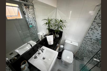 Casa de condomínio à venda com 150m², 4 quartos e 3 vagasBanheiro da Suíte 1