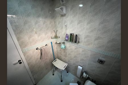 Casa de condomínio à venda com 150m², 4 quartos e 3 vagasBanheiro