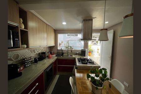 Casa de condomínio à venda com 150m², 4 quartos e 3 vagasCozinha