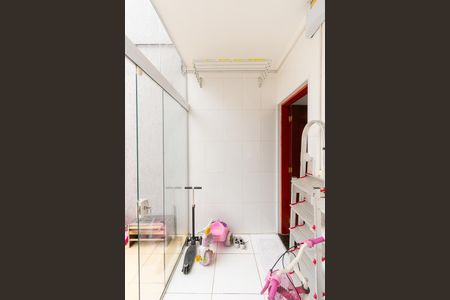 Casa à venda com 139m², 3 quartos e 2 vagas Casa à venda com 139m², 3 quartos e 2 vagasÁrea de Serviço