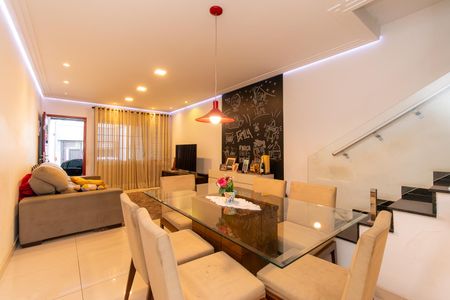 Casa à venda com 139m², 3 quartos e 2 vagas Casa à venda com 139m², 3 quartos e 2 vagasSala de Jantar