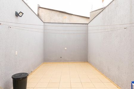 Casa à venda com 139m², 3 quartos e 2 vagas Casa à venda com 139m², 3 quartos e 2 vagasQuintal