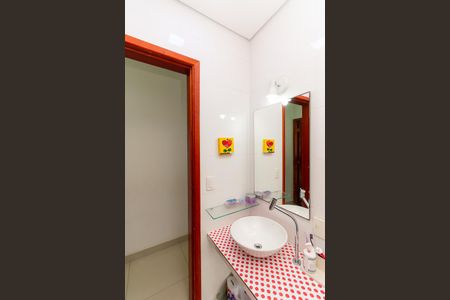 Casa à venda com 139m², 3 quartos e 2 vagas Casa à venda com 139m², 3 quartos e 2 vagasBanheiro