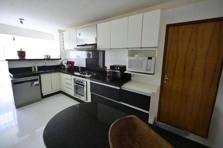 Apartamento para alugar com 127m², 4 quartos e 2 vagasCozinha