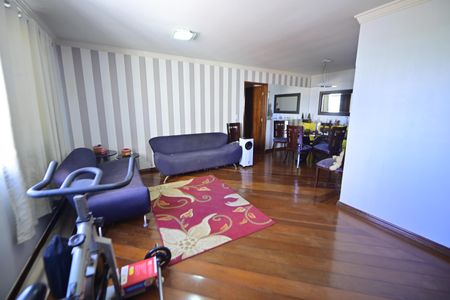 Apartamento para alugar com 127m², 4 quartos e 2 vagasSala