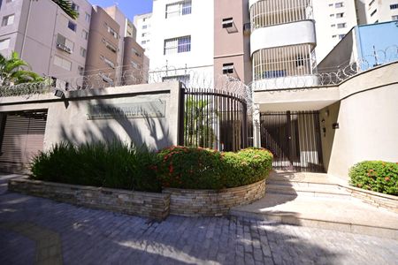Apartamento para alugar com 127m², 4 quartos e 2 vagasFachada 