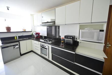 Apartamento para alugar com 127m², 4 quartos e 2 vagasCozinha