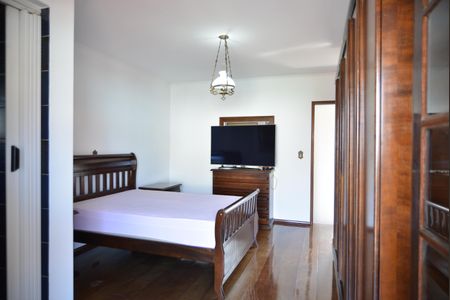 Casa à venda com 198m², 3 quartos e 3 vagas Suite