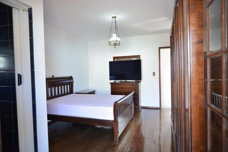 Casa à venda com 198m², 3 quartos e 3 vagas Suite