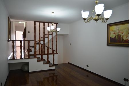 Casa à venda com 198m², 3 quartos e 3 vagasSala