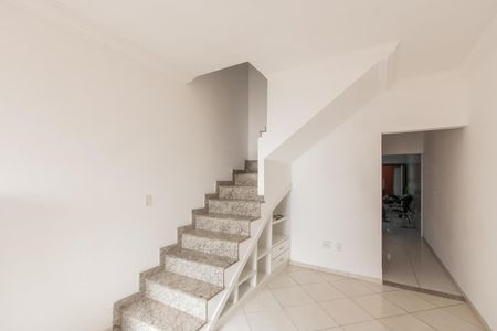 Casa à venda com 134m², 3 quartos e 2 vagas Casa à venda com 134m², 3 quartos e 2 vagasSala