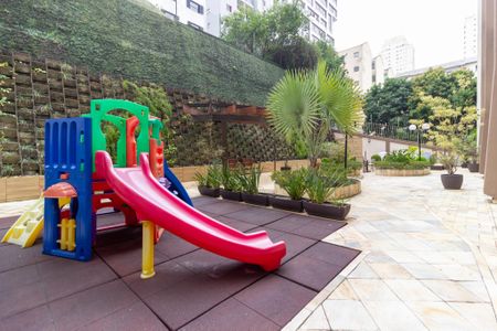 Apartamento à venda com 74m², 2 quartos e 1 vaga Apartamento à venda com 74m², 2 quartos e 1 vagaÁrea comum - Playground