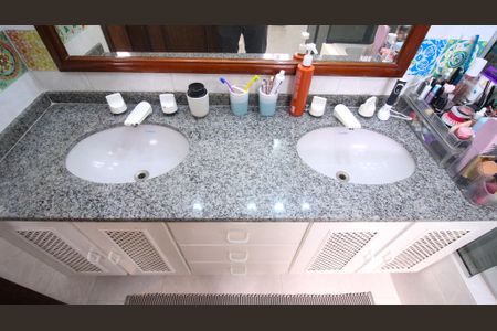 Apartamento para alugar com 180m², 4 quartos e 4 vagasBanheiro