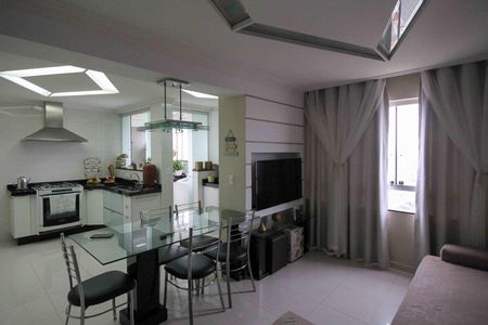 Sala de apartamento à venda com 2 quartos, 68m² em Chácara Mafalda, São Paulo