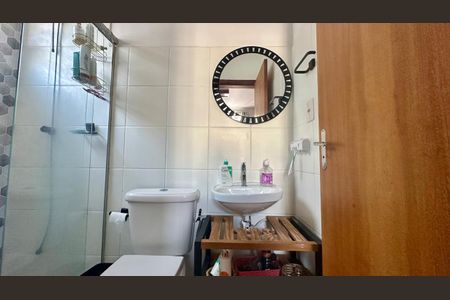 Apartamento à venda com 70m², 3 quartos e 1 vaga Apartamento à venda com 70m², 3 quartos e 1 vagaBanheiro