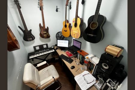 Apartamento à venda com 122m², 4 quartos e 2 vagasEscritório