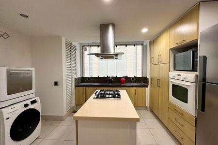 Apartamento à venda com 129m², 2 quartos e sem vagaCozinha 