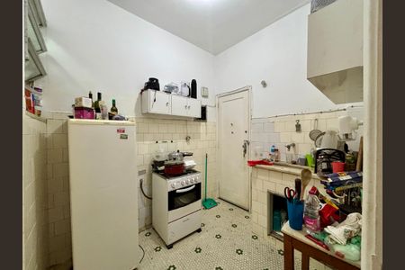 Apartamento à venda com 77m², 2 quartos e sem vagaCozinha