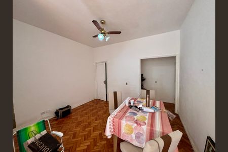 Apartamento à venda com 77m², 2 quartos e sem vagaSala