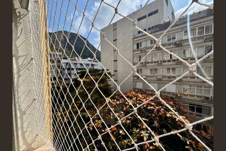 Vista da Sala de apartamento à venda com 2 quartos, 77m² em Copacabana, Rio de Janeiro