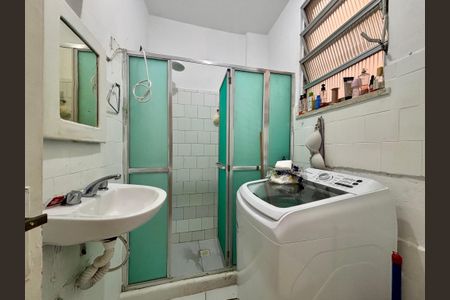 Apartamento à venda com 77m², 2 quartos e sem vagaBanheiro Social