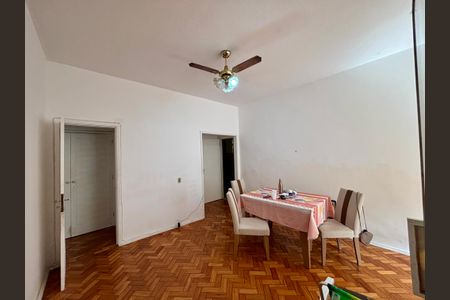 Apartamento à venda com 77m², 2 quartos e sem vagaSala