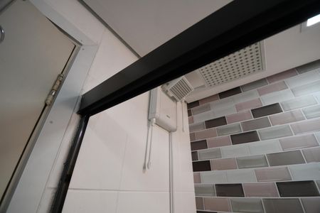 Banheiro de kitnet/studio à venda com 1 quarto, 40m² em Centro, Campinas