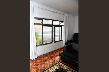 Casa à venda com 310m², 3 quartos e 5 vagas Casa à venda com 310m², 3 quartos e 5 vagasSala