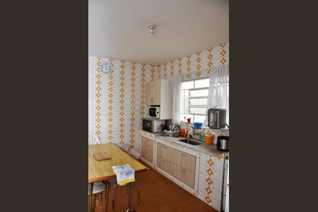 Casa à venda com 310m², 3 quartos e 5 vagas Casa à venda com 310m², 3 quartos e 5 vagasCozinha