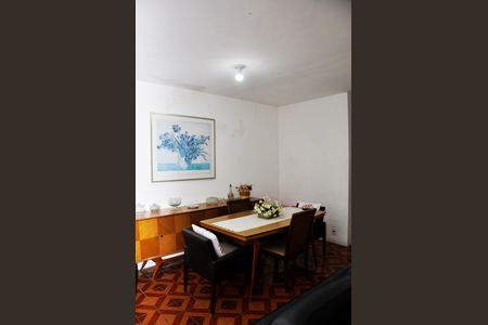 Casa à venda com 310m², 3 quartos e 5 vagas Casa à venda com 310m², 3 quartos e 5 vagasSala