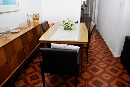 Casa à venda com 310m², 3 quartos e 5 vagas Casa à venda com 310m², 3 quartos e 5 vagasSala