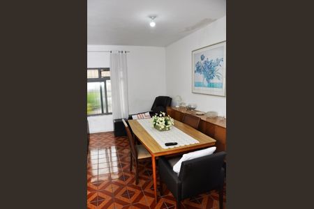 Casa à venda com 310m², 3 quartos e 5 vagas Casa à venda com 310m², 3 quartos e 5 vagasSala