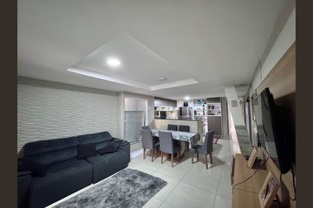 Sala de casa de condomínio à venda com 3 quartos, 120m² em Vargem Pequena, Rio de Janeiro