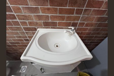 Casa de condomínio à venda com 120m², 3 quartos e 1 vagaBanheiro Social