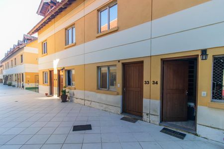 Casa de condomínio à venda com 90m², 2 quartos e 2 vagas Casa de condomínio à venda com 90m², 2 quartos e 2 vagasEntrada