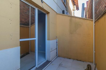 Casa de condomínio à venda com 90m², 2 quartos e 2 vagas Casa de condomínio à venda com 90m², 2 quartos e 2 vagasQuintal