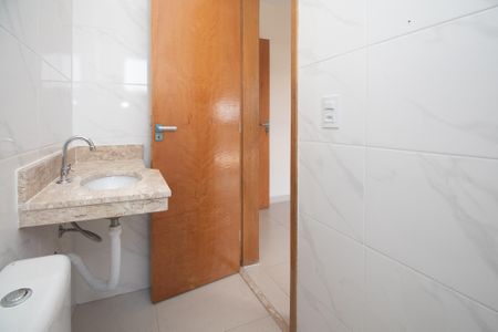 Casa à venda com 70m², 2 quartos e 2 vagas Casa à venda com 70m², 2 quartos e 2 vagasBanheiro da Suíte 2