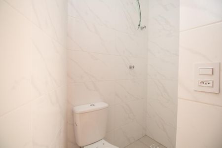 Casa à venda com 70m², 2 quartos e 2 vagas Casa à venda com 70m², 2 quartos e 2 vagasBanheiro da Suíte 1