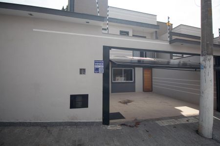 Casa à venda com 70m², 2 quartos e 2 vagas Casa à venda com 70m², 2 quartos e 2 vagasFachada / Placa