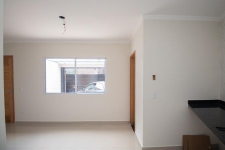 Casa à venda com 70m², 2 quartos e 2 vagas Casa à venda com 70m², 2 quartos e 2 vagasSala/Cozinha