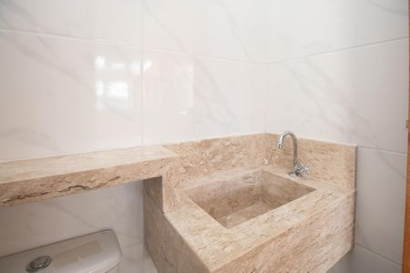 Casa à venda com 70m², 2 quartos e 2 vagasLavabo