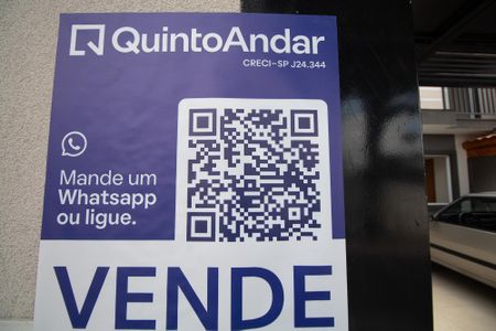 Casa à venda com 70m², 2 quartos e 2 vagasFachada / Placa