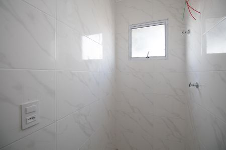 Casa à venda com 70m², 2 quartos e 2 vagasBanheiro da Suíte 2